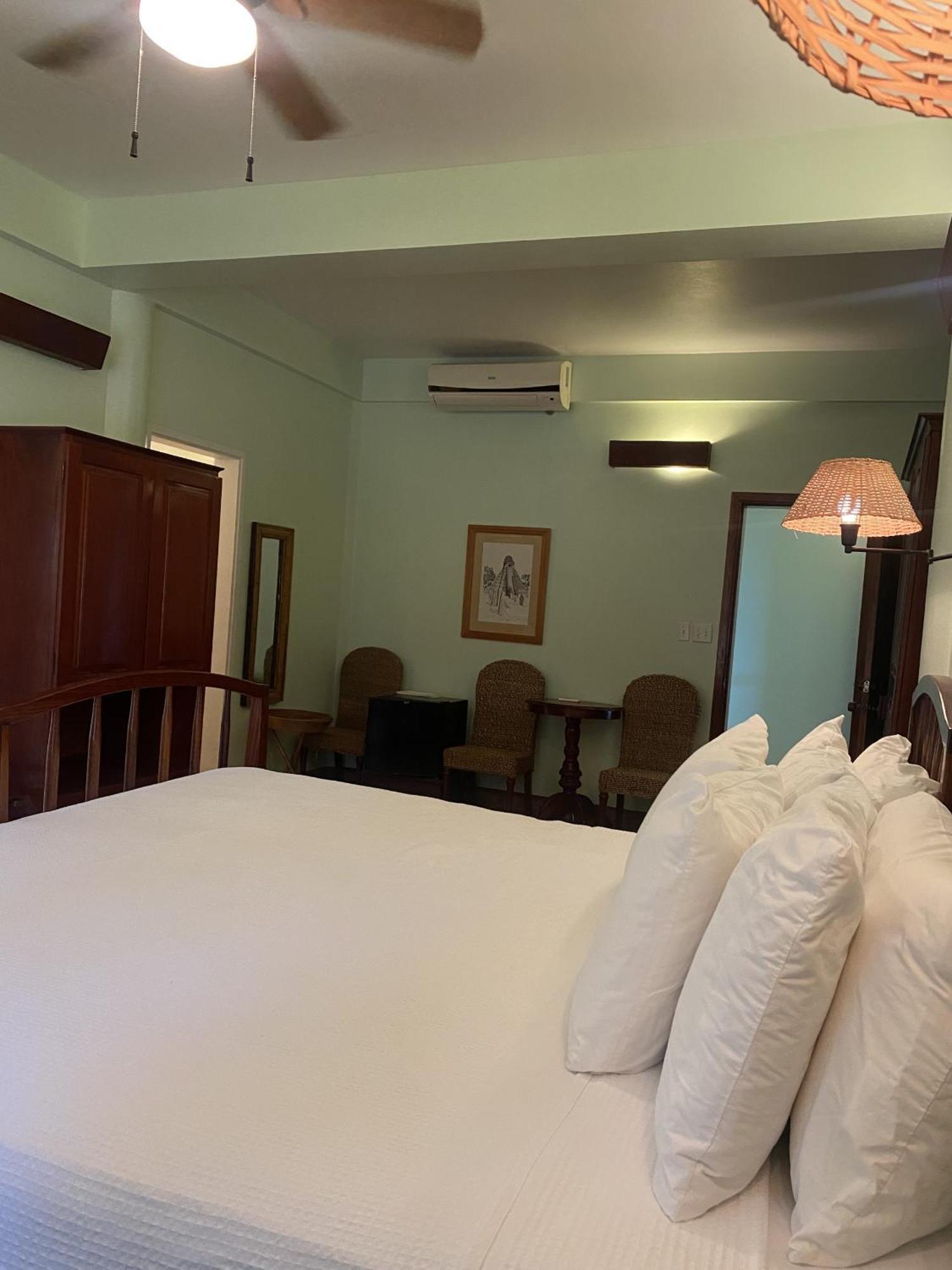 Tranquility Beach Suites Placencia Quarto foto
